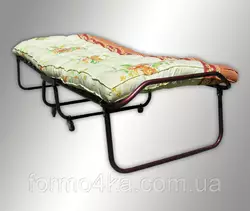 Раскладная кровать с ватным матрасом на колесах